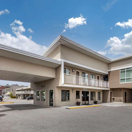 Econo Lodge Inn & Suites Kelowna Exterior foto